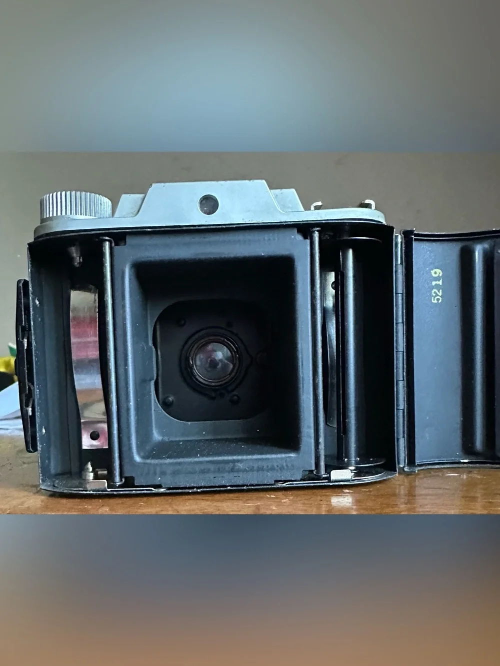 Flash Clipper Vintage Camera in Black with Brown Case